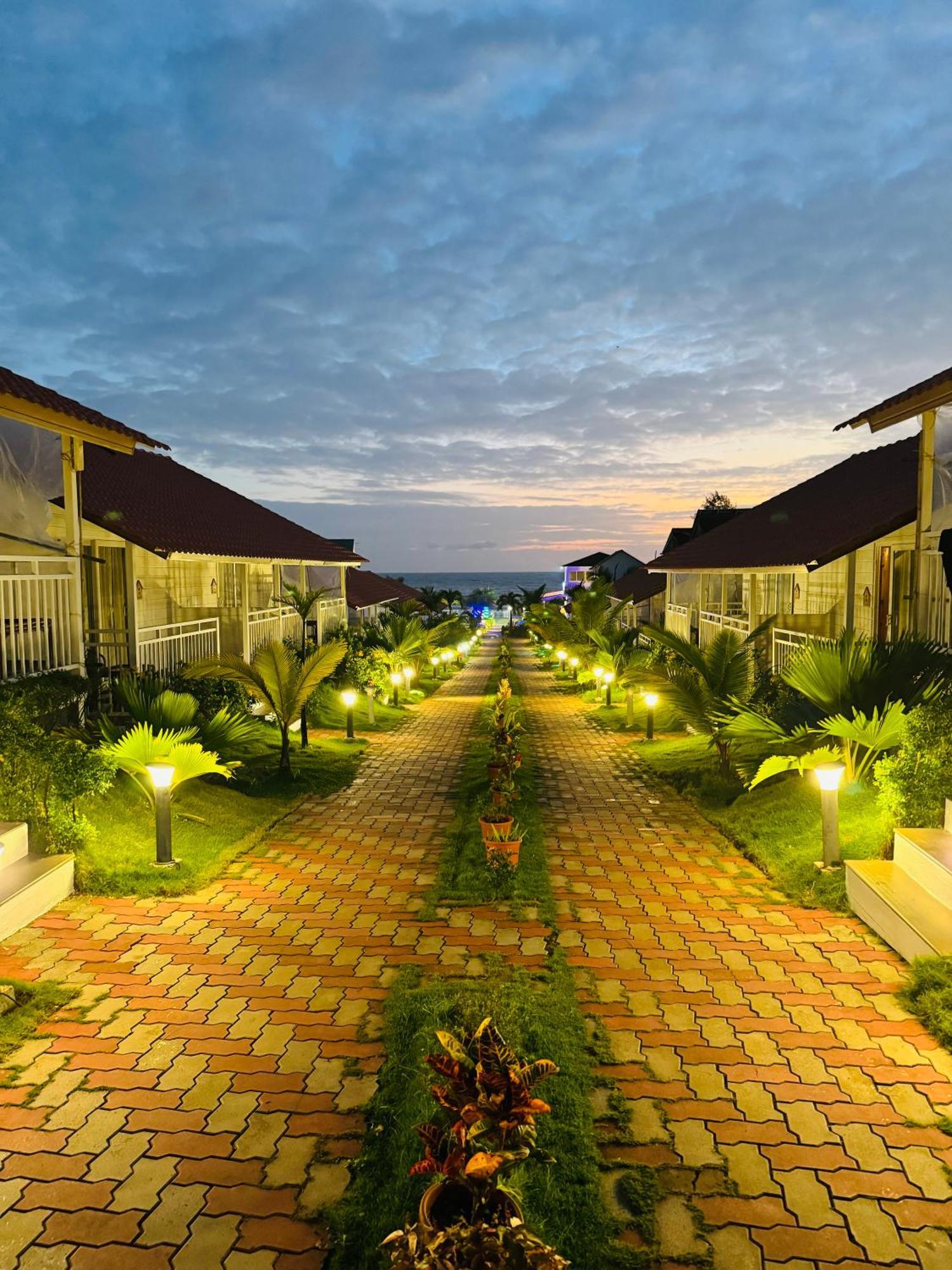 Maargit Beach Resort Mandrem Ngoại thất bức ảnh