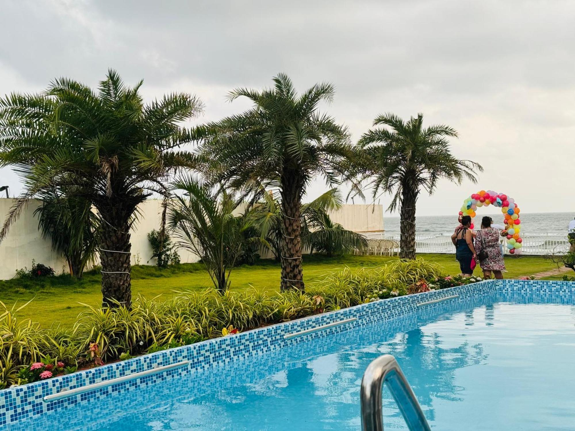 Maargit Beach Resort Mandrem Ngoại thất bức ảnh