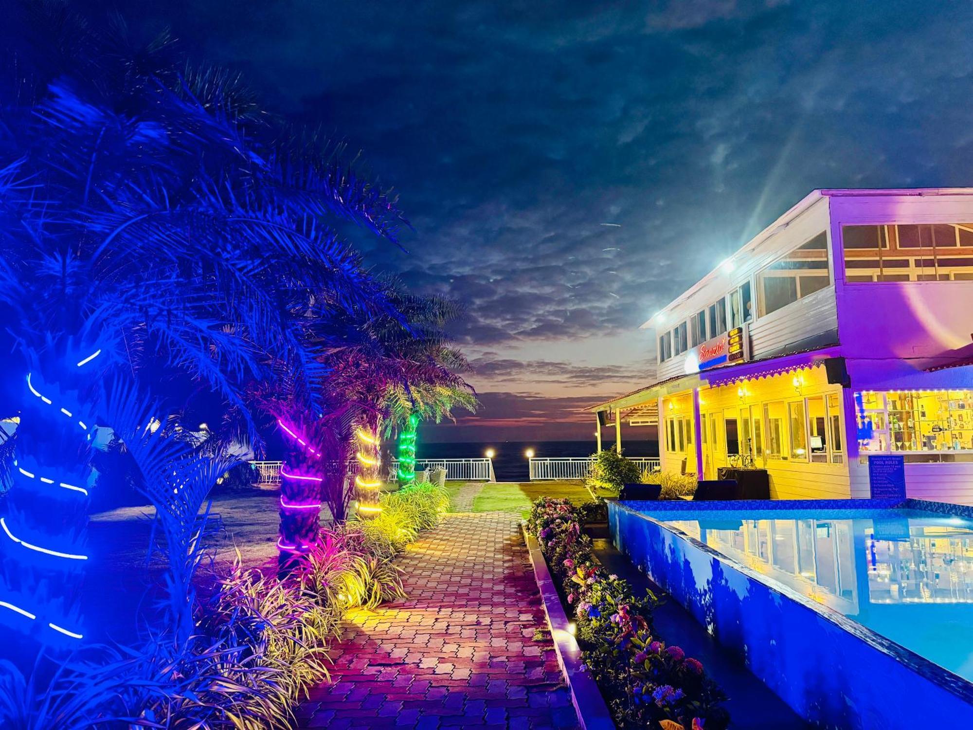 Maargit Beach Resort Mandrem Ngoại thất bức ảnh