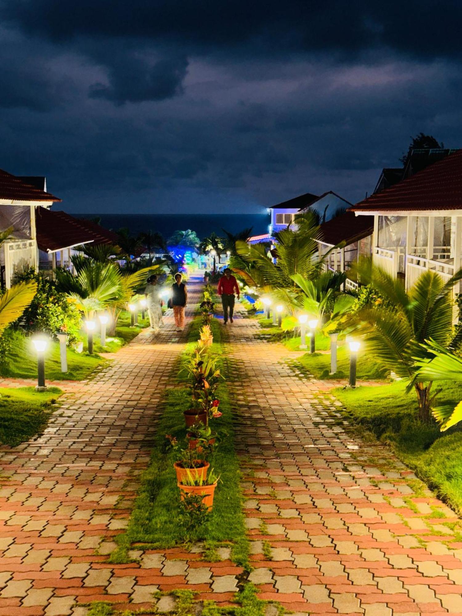 Maargit Beach Resort Mandrem Ngoại thất bức ảnh