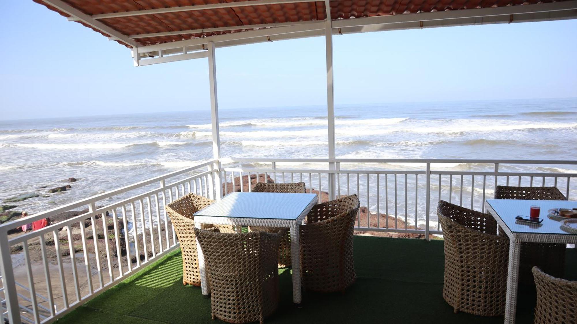Maargit Beach Resort Mandrem Ngoại thất bức ảnh