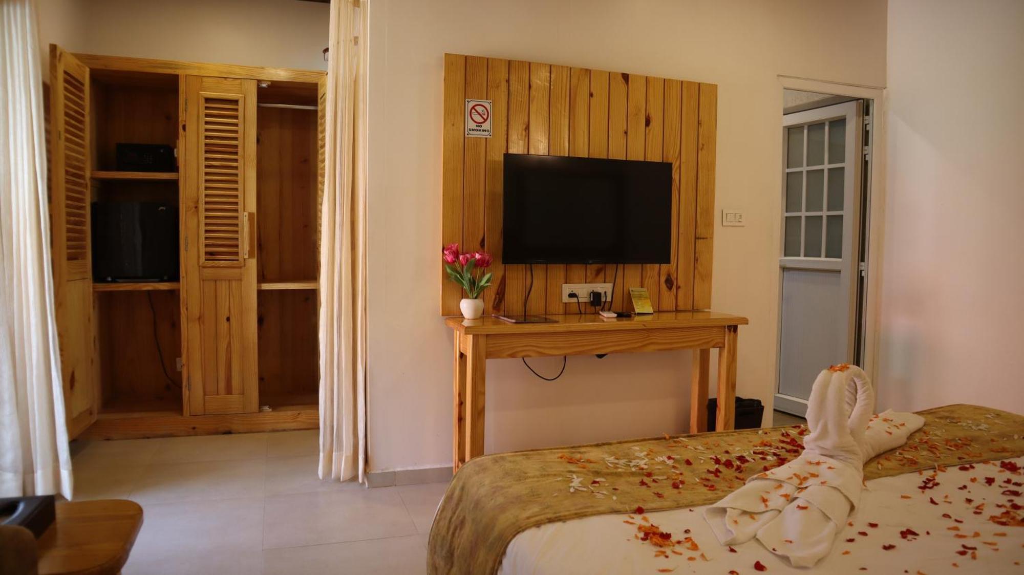 Maargit Beach Resort Mandrem Ngoại thất bức ảnh